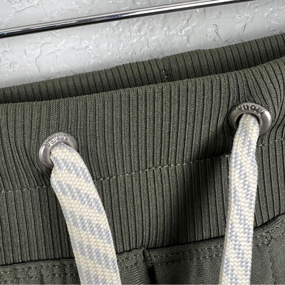 Vuori Meta Jogger, Dark Oregano L - EUC, Performance, Athleisure, Green, Casual - Picture 8 of 15